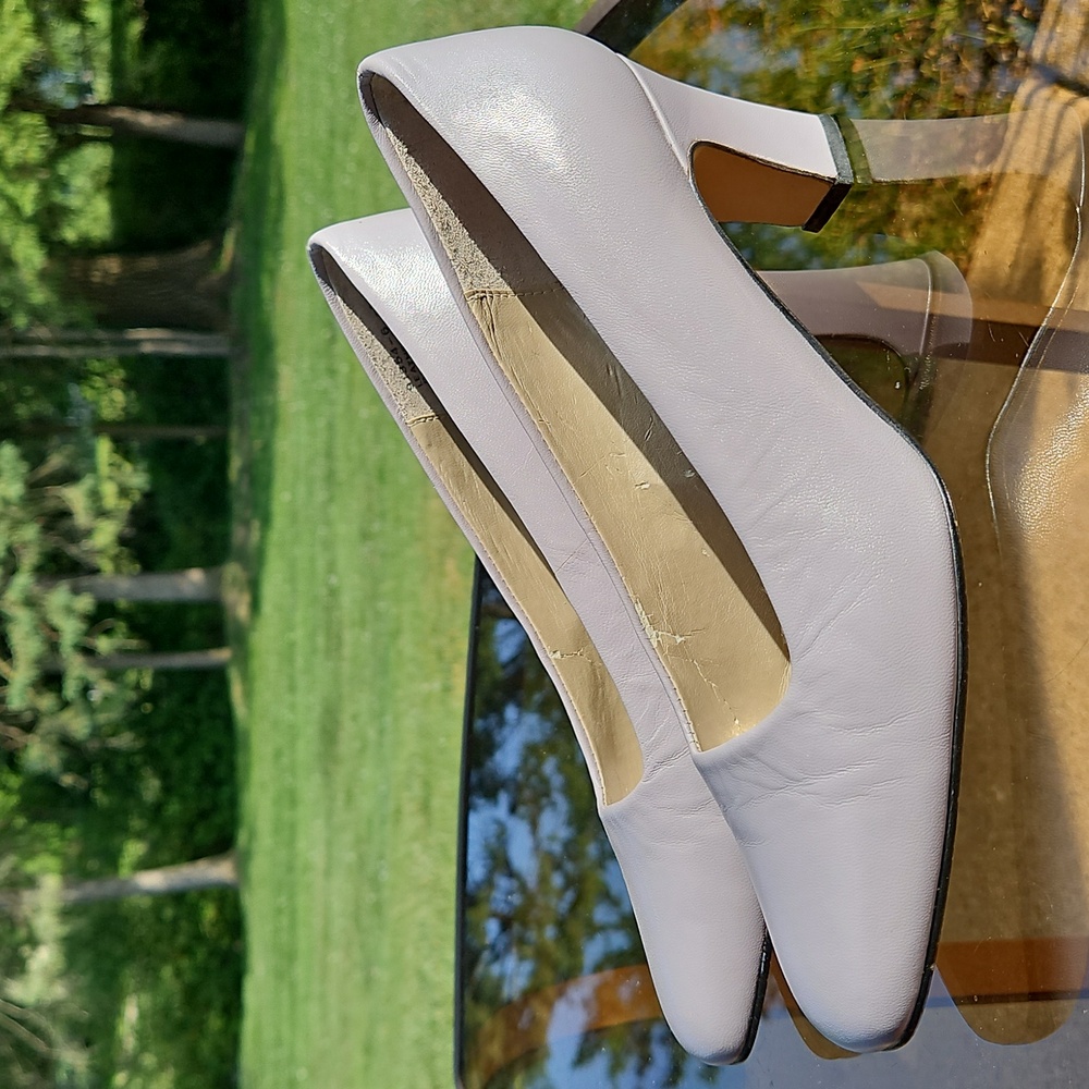 Connie‎ Lavender Leather Pumps Coquette Bridal Size 7.5
